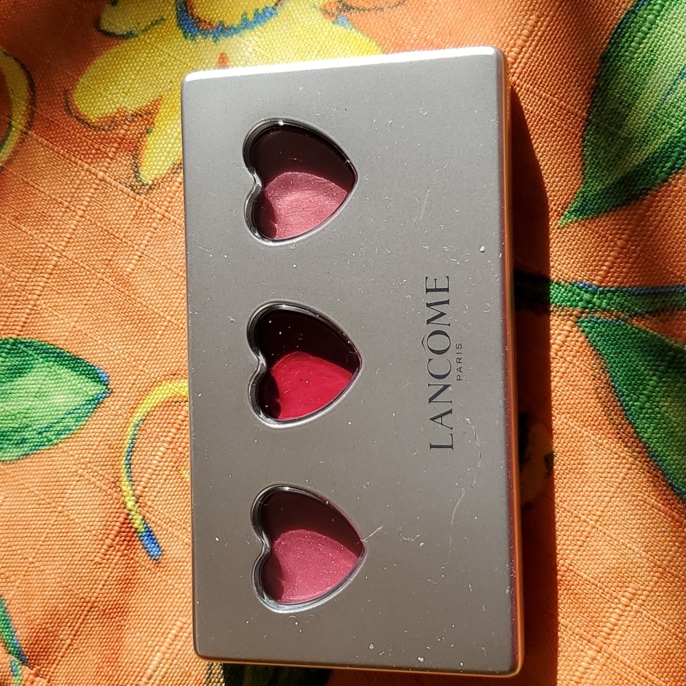 NWT, LANCOME PARIS LIP GLOSS SET, 3 DIFFERENT COLORS, REDS AND PINKS, LIP BRUSH